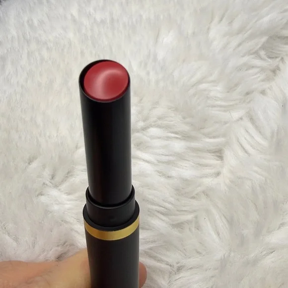 MAC Cosmetics Powder Kiss Velvet Blur Slim Stick Lipstick - Stay Curious - Picture 2 of 3